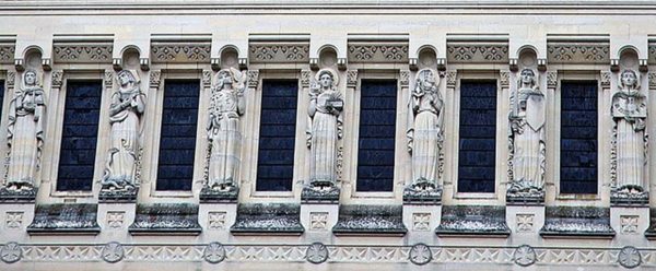 Basilique Sainte-Thérèse - Les Sept vertus catholiques